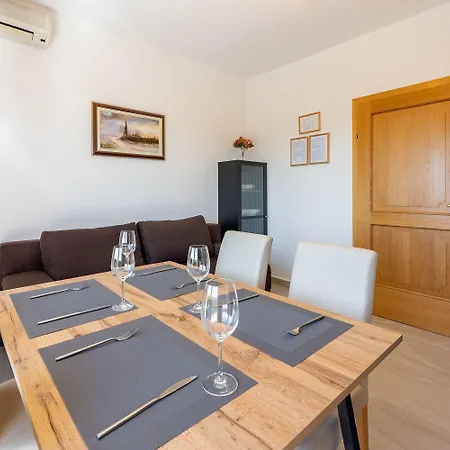 Apartment Exquisites Nur 100 Meter Zum Mit Sauna, Whirlpool, Meerblick *