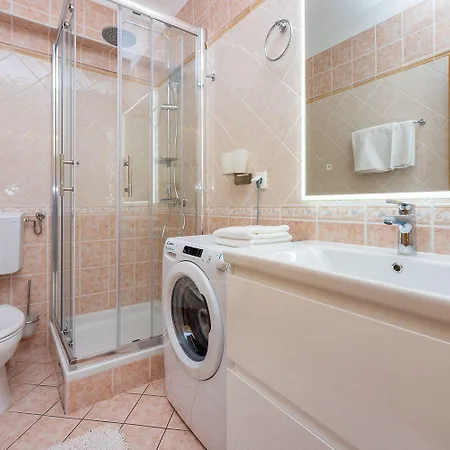 Lejlighed Exquisites Nur 100 Meter Zum Mit Sauna, Whirlpool, Meerblick Dramalj