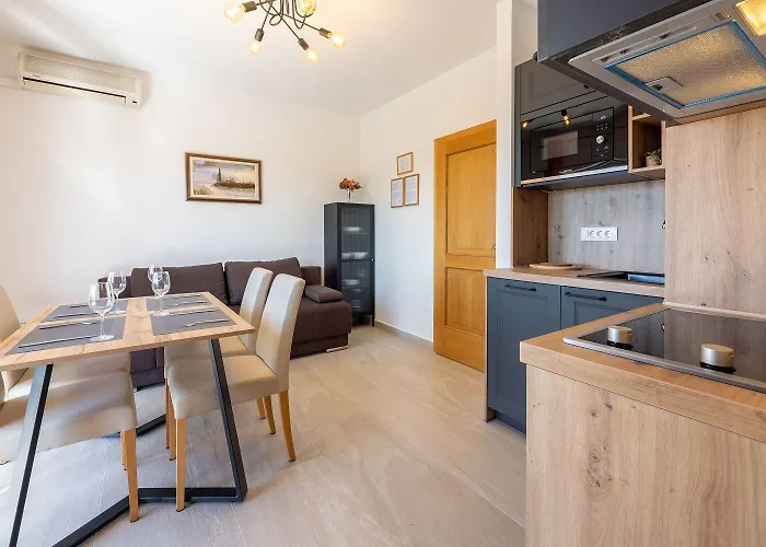 Apartment Exquisites Nur 100 Meter Zum Mit Sauna, Whirlpool, Meerblick